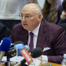 Президент ЕЕК Вячеслав Моше Кантор считает ситуацию с уровнем антисемитизма в мире критической