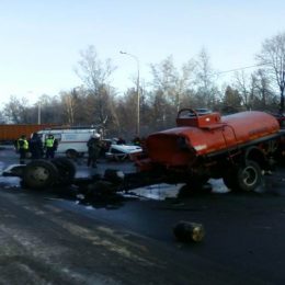 У Лобни столкнулись бензовоз и мусоровоз: двое погибли