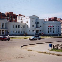 Фонтан у мэрии Лобни стал «водопоем» для гастарбайтеров