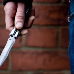 В Лобне собутыльница зарезала своего знакомого