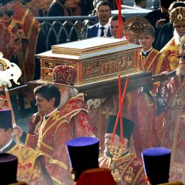 Мощи Николая Чудотворца привез в Россию миллиардер из Лобни