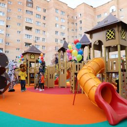 Жители Лобни все еще могут проголосовать за места установки детских площадок в 2022 году