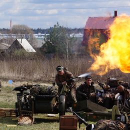 Военно-историческая реконструкция «Рубеж» у музея танка Т-34 23 апреля 2016 года