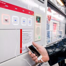 В каждом вагоне «Иволги» на МЦД будет по 16 USB-портов