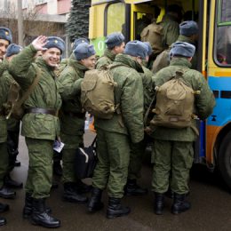 В Лобне от армии бегают две роты «отказников»