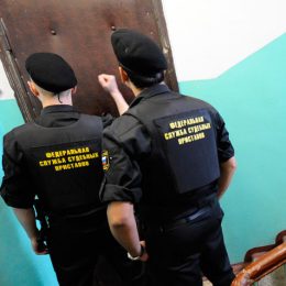 Приставы повышали свои показатели, штрафуя судебных дворников и разнорабочих