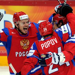 Болельщики, празднуя победу сборной России, перекрыли центральную улицу Лобни