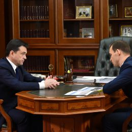 Губернатор провел встречу с Евгением Смышляевым и поговорил с ним о долгах