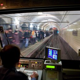 Метро и МЦК в новогоднюю ночь будут работать круглосуточно
