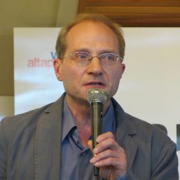 Бывшего замминистра правительства России избили и ограбили в Лобне