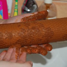 Ржавую воду в Лобне чистят, а потом опять пачкают