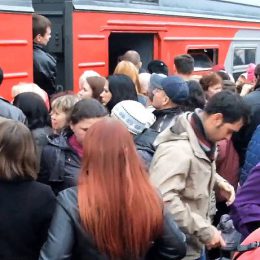 Обитатели «человейников» по Савеловскому направлению заполонили и пригородные электрички
