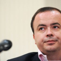 Жители Онуфриево задали десятки вопросов Андрею Дунаеву
