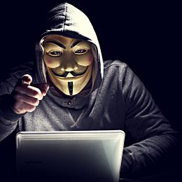 Создатель группы «Лобня» скромен, следует рекомендациям Воланда и не боится угроз