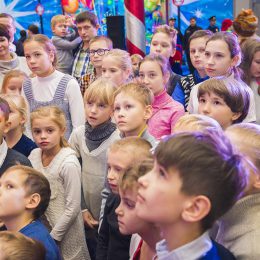 Чудесный новогодний праздник организовали для воспитанников социальных учреждений Калужской области