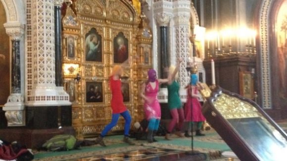 Панк-группа из Лобни Pussy Riot выступила в храме Христа Спасителя