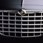 В стоящий Chrysler жителя Лобня врезался Renault