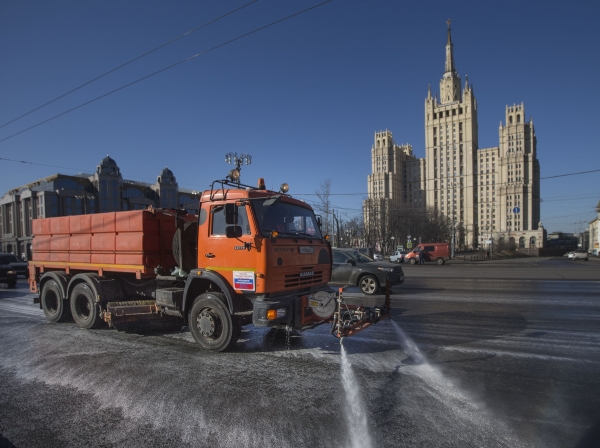 Для мытья дорог московские власти закупили «Торнадо»