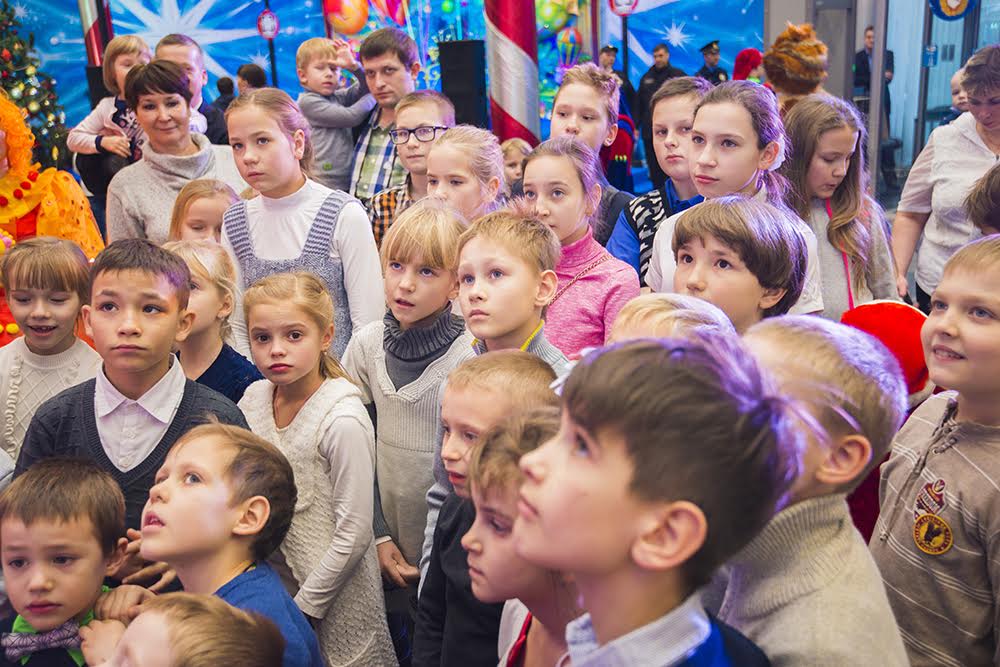Чудесный новогодний праздник организовали для воспитанников социальных  учреждений Калужской области
