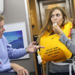 Житель Лобни украл в самолете оранжевый жилет и попал на уголовку во Владивостоке