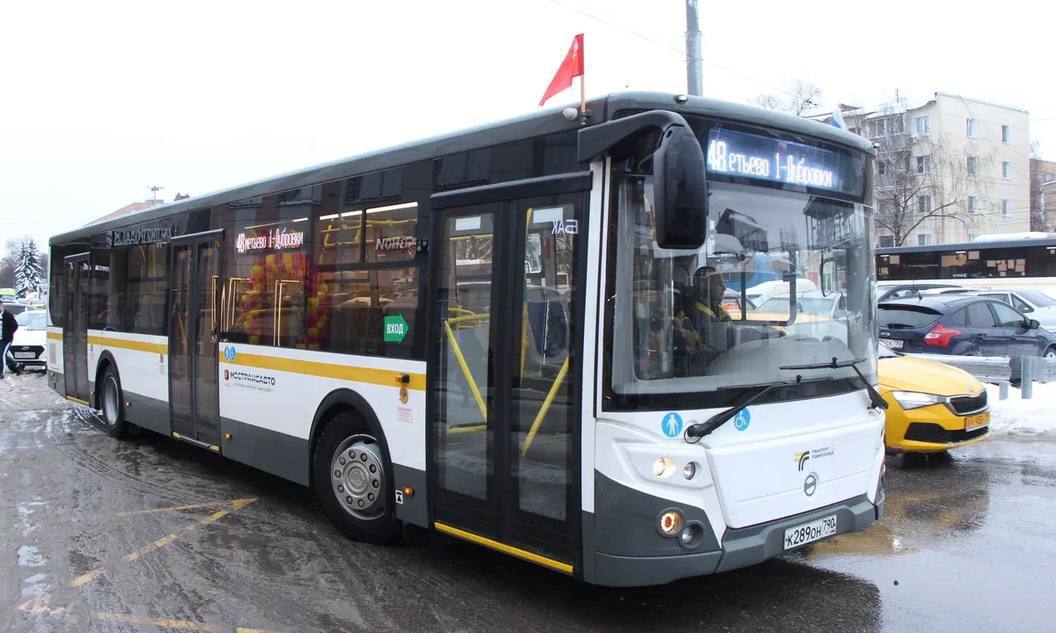 На четыре маршрута в Лобне вышли 20 новых автобусов большого класса