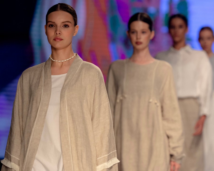 Презентация дизайнерских коллекций благопристойной моды прошла на Modest Fashion Day в Казани 